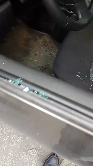 просто стоял, и что то прилетело окно смотреть онлайн