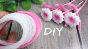 Сделала легким способом цветы из синельной проволоки