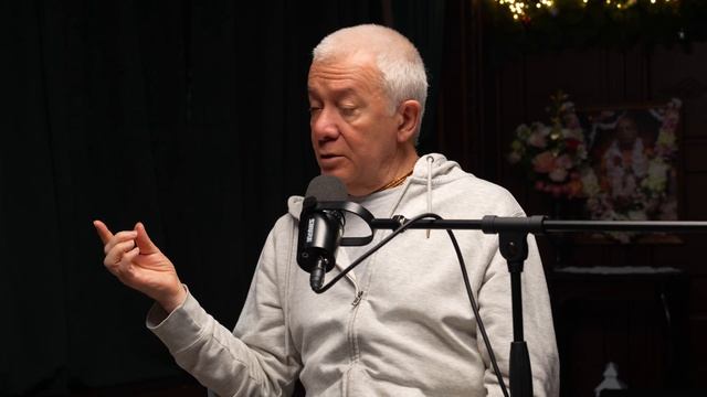 11.01.2026 «Мир рушится. Это касается каждого и всё в наших руках». Александр Хакимов и Михаил Мёд смотреть онлайн