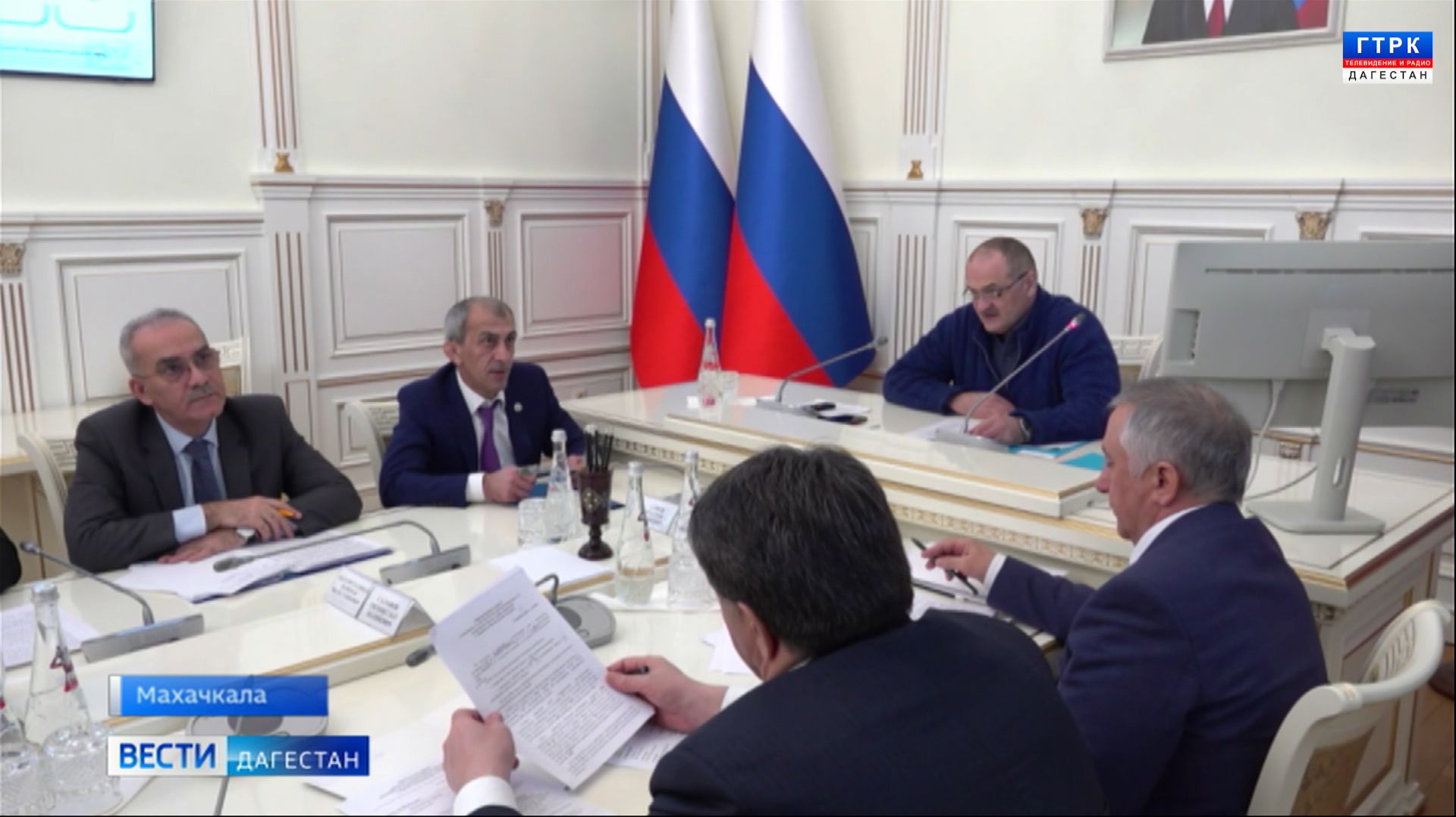 В Махачкале обсудили вопросы обращения с твердыми коммунальными отходами смотреть онлайн