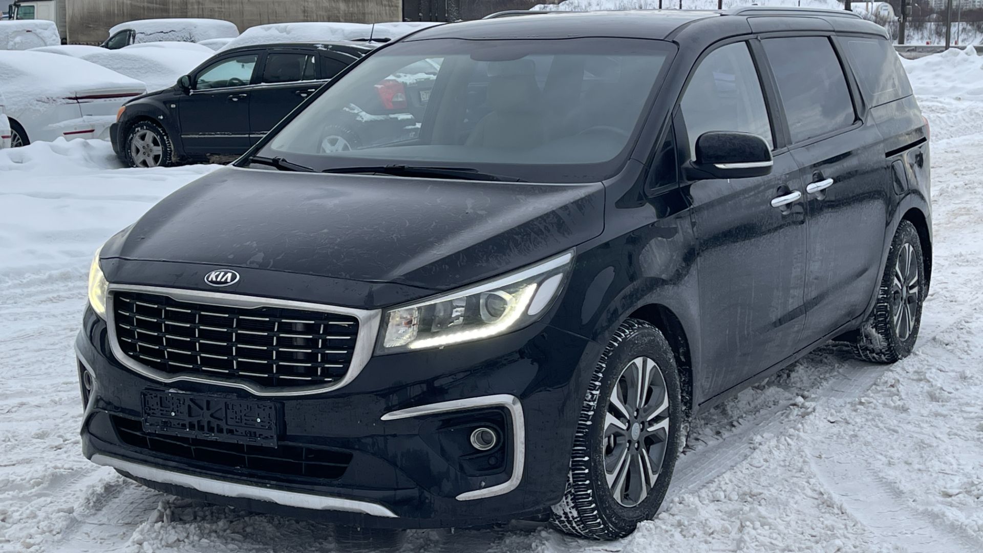 KIA CARNIVAL (2019) смотреть онлайн