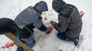 ОН НЕ ЛЕЗЕТ В ЛУНКУ, ДАВАЙ ПЕШНЮ! Этот балансир МЕНЯ НЕ ПОДВОДИТ!. Рыбалка зимой в 2026