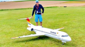 Отличный самолёт! Но на радиоуправлении "RC FOKKER-70"