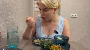 мой ужин/ Ем и худею/ Греча, салат, и даже тортик / Еда на камеру