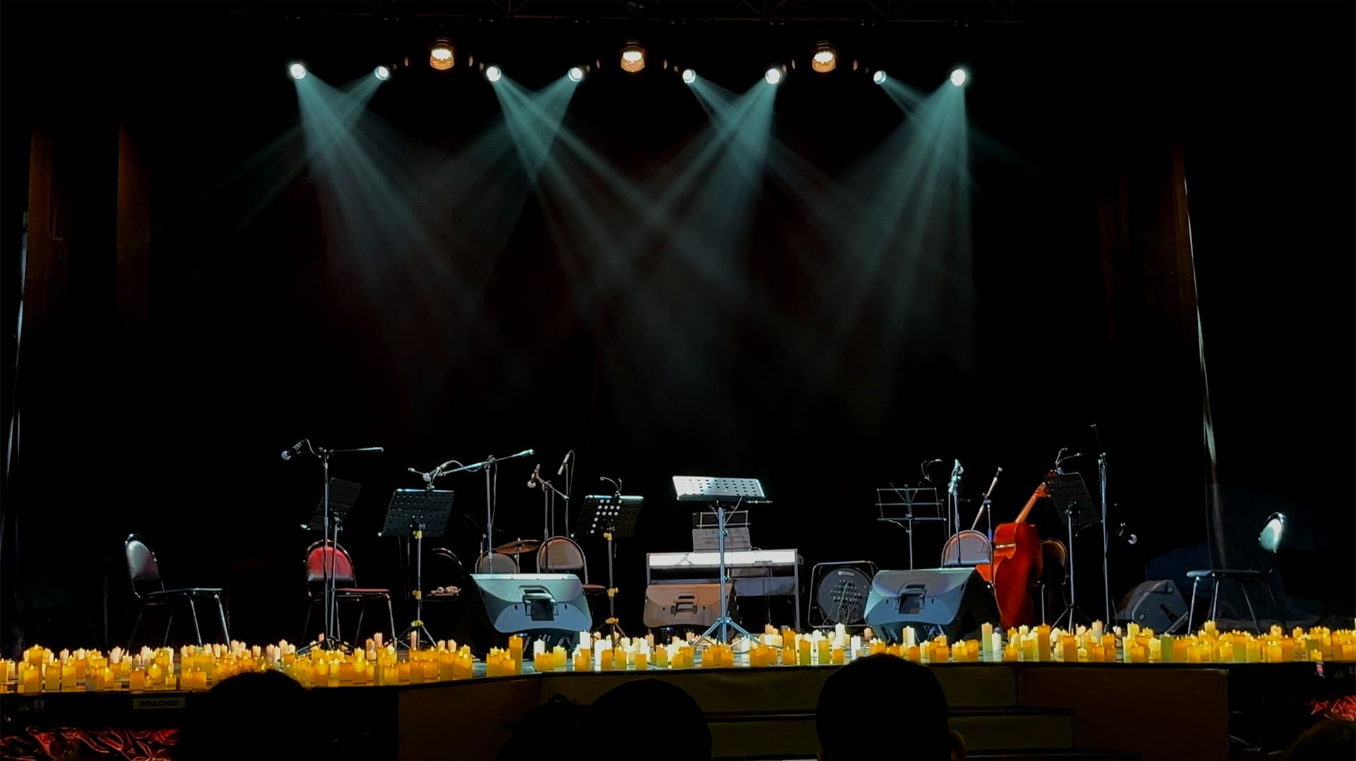 «Оркестр иллюзий»: братчане жалуются на несостоявшийся концерт при свечах смотреть онлайн