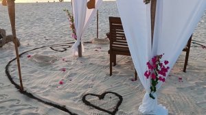 Закат и беседка для романтического ужина, Камаду, Мальдивы (Sunset and a Place for Romantic Dinner)