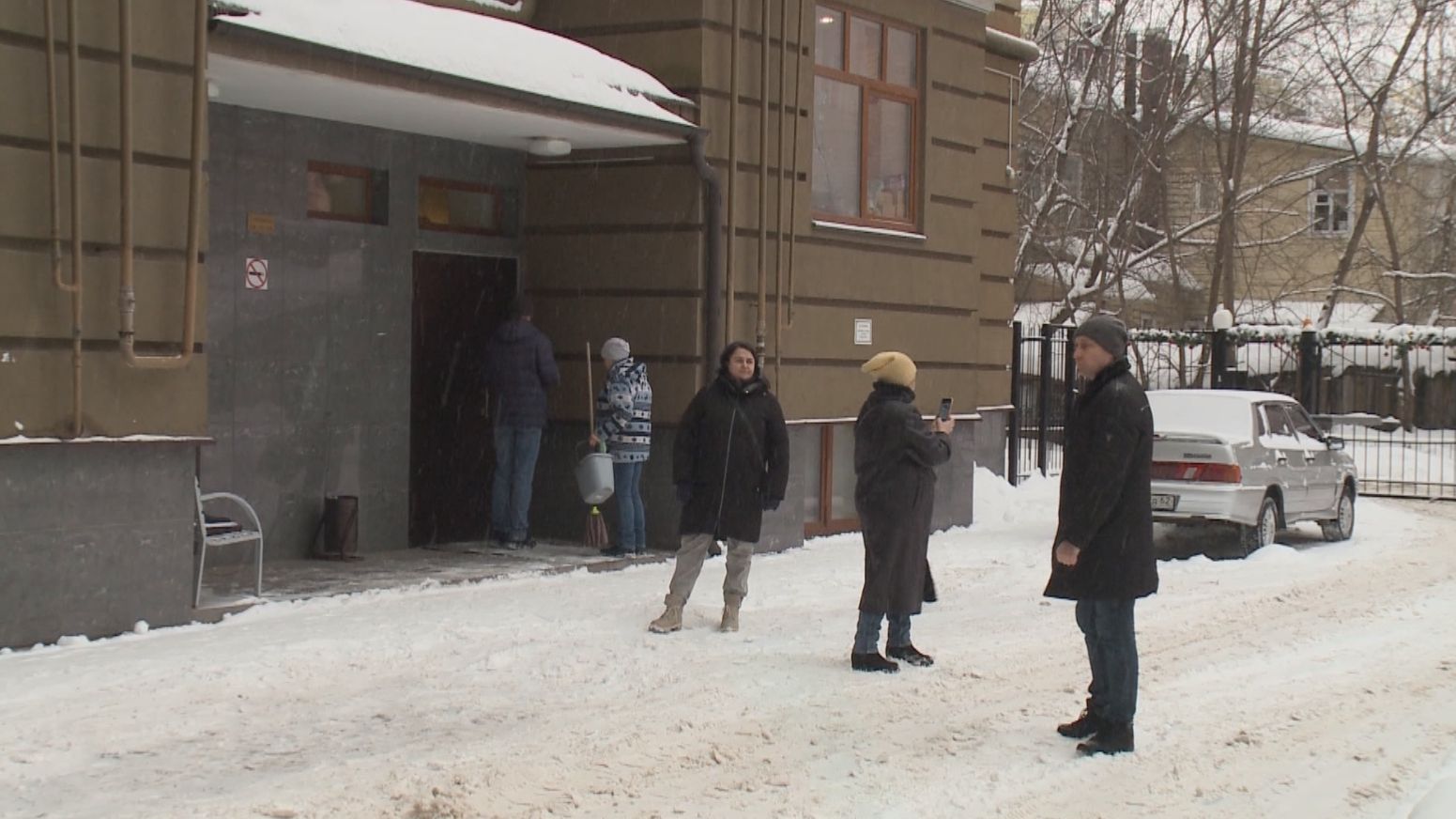 Не убрали снег, получите штраф: Жилинспекция вышла в рейд по дворам смотреть онлайн