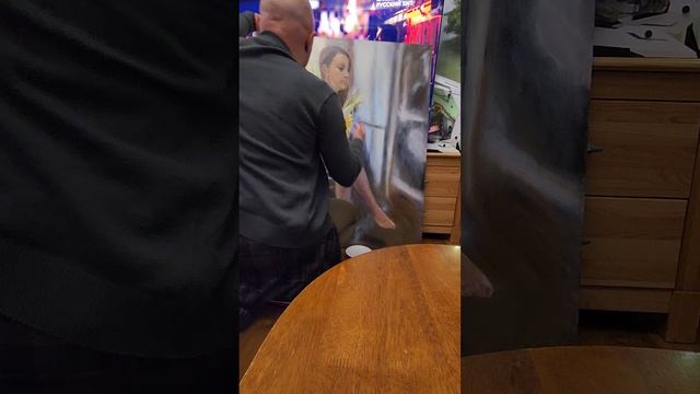 покрываю картину лаком.. смотреть онлайн