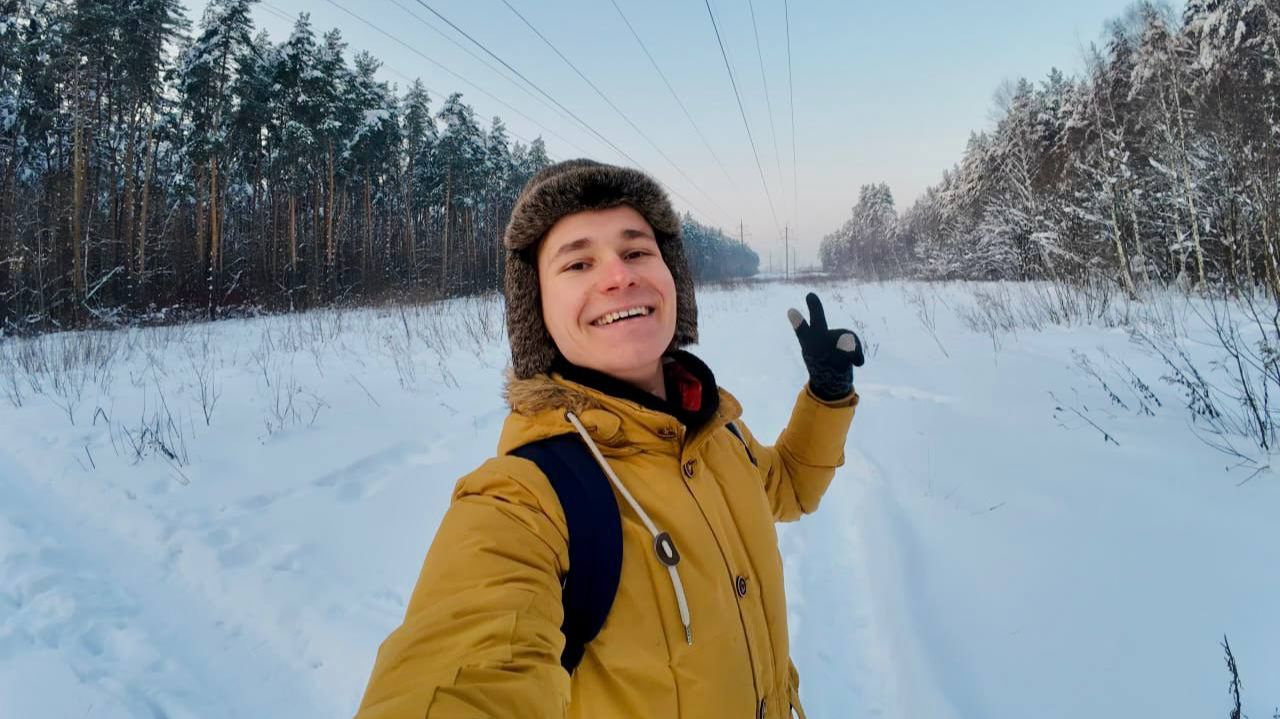 一位俄罗斯男子用中文谈论中文发音、体育运动和语言学习 смотреть онлайн