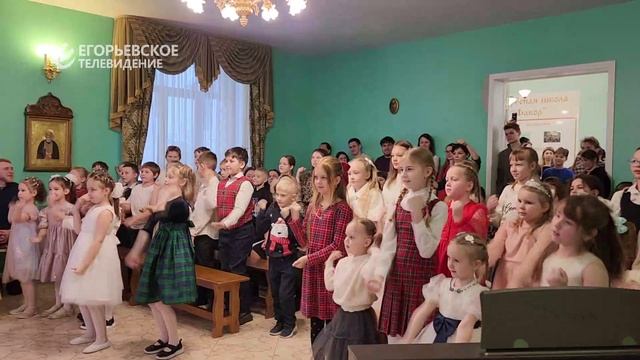 Время чудес и семейных традиций. В Серафимовском храме прошла рождественская сказка смотреть онлайн