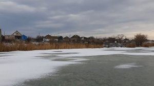 Первый лёд на озере Белозёрский Лиман. Город Каменка-Днепровская ↔ село Великая Знаменка.