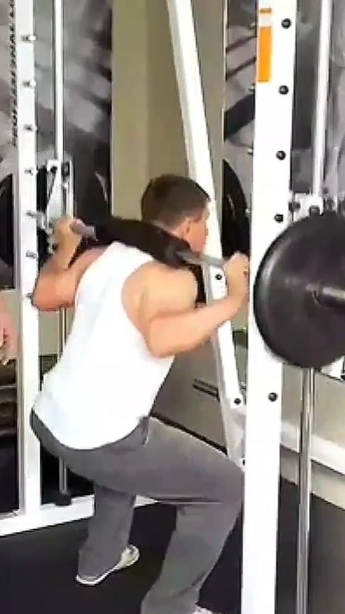 Тренажёр Смита. смотреть онлайн