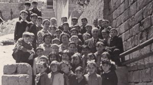 Футбол, резинки, классики