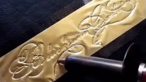 Гравировка на кожаной ткани фольгой и паяльником