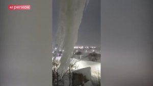 СМЕРТЕЛЬНЫЙ РИСК: ДЕТИ В ДВА ЧАСА НОЧИ ОДНИ НА УЛИЦЕ В РАЗГАР ЦИКЛОНА • НОВОСТИ КАМЧАТКИ