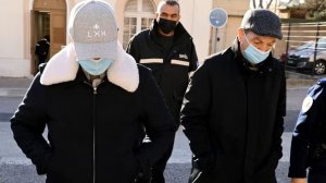 Deux dentistes juifs ont mutilés les dents des goyim et sont devenus millionnaires🤬[Flokossama]