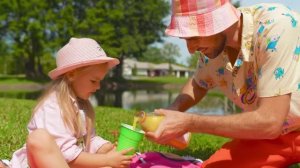 Настя рассказывает веселые истории