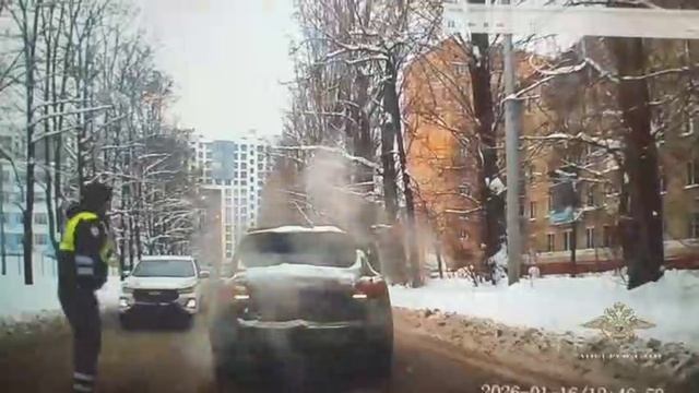 Боевик в Балашихе глазами полиции: дебошир на Porsche таранит патрульное авто, правоохранители... смотреть онлайн