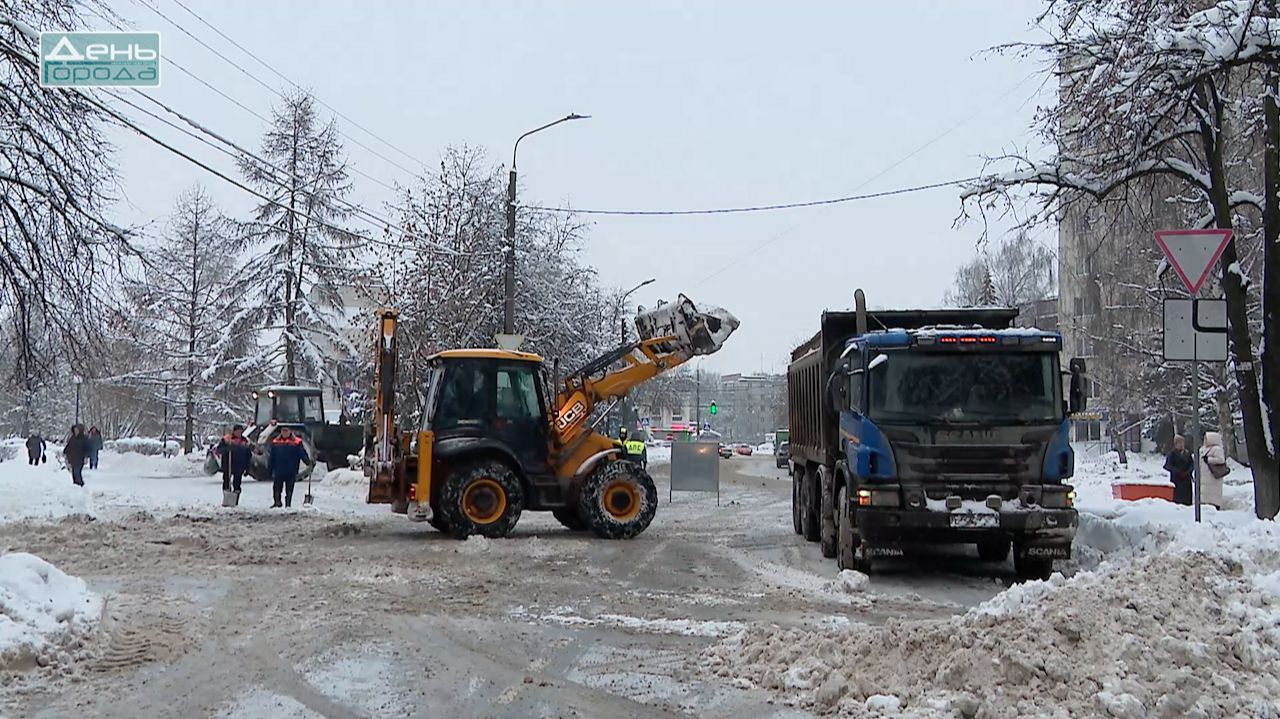 Борьба со снегопадом в Нижнем Новгороде смотреть онлайн