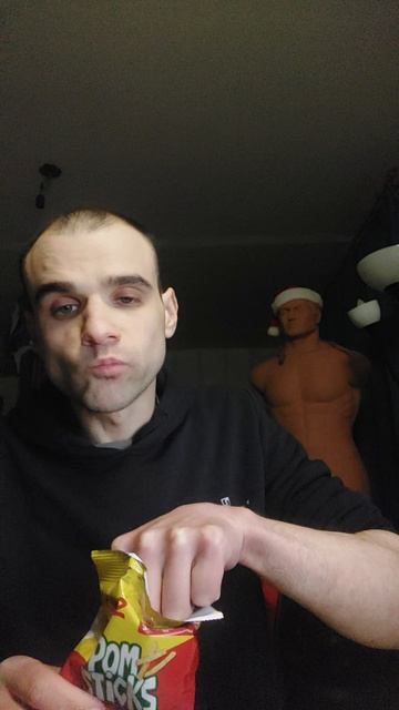 Чипсы картофельные соломкой "Pomsticks" / Обзор / 16. 01. 2026 смотреть онлайн