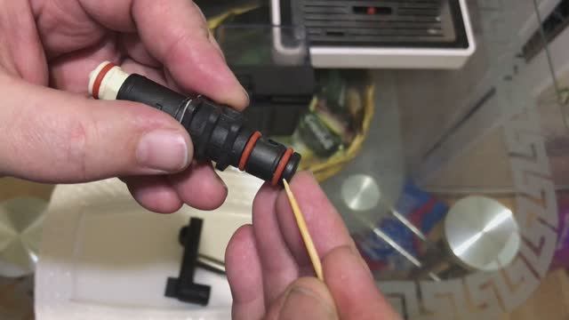 Автоматическая кофемашина перестала делать молочную пену | Проблема в молочной системе (капучинатор) смотреть онлайн