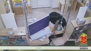 В Кемерове в колонию строгого режима отправится рецидивист, который похитил выручку из аптеки