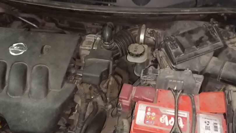 Замена воздушного фильтра Ниссан Кашкай смотреть онлайн