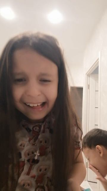 это что 😳 смотреть онлайн