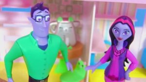 Вампирина идет в школу