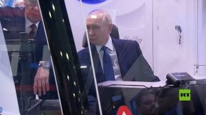 بوتين يطلع على ترام ذاتي القيادة أثناء تفقده آخر التطورات في تكنولوجيا صنع وسائل النقل العامة