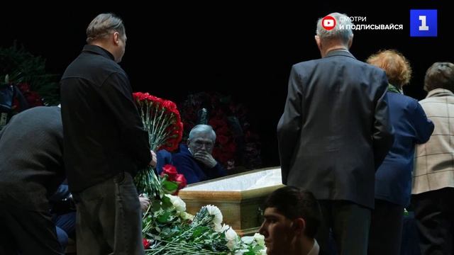 С заслуженным артистом Игорем Золотовицким простились в Москве смотреть онлайн