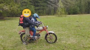 Мопед с двигателем от триммера тянет двоих