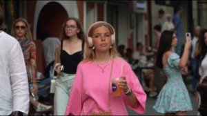 Этот город цепляет посмотри сколько красивых людей на улицах 👀🔥🏙️