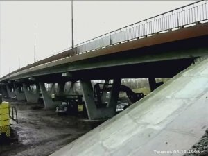 1998 год. Тюмень. Готовится к окрытию путепровод Мельникайте