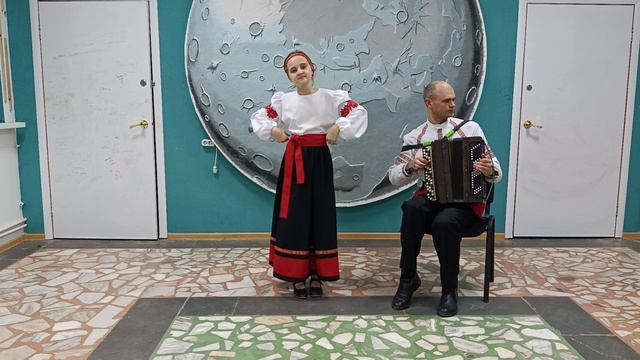 Твердохлебова Надежда Владимировна - "Я девчонка боевая", музыка А. Савельева, слова В. Бурыгина смотреть онлайн