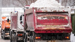 Собянин рассказал об обновлении парка дорожно-уборочной техники в Москве
