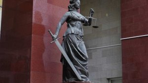 Суд отправил преподавателя учебного центра МВД в Коми под домашний арест