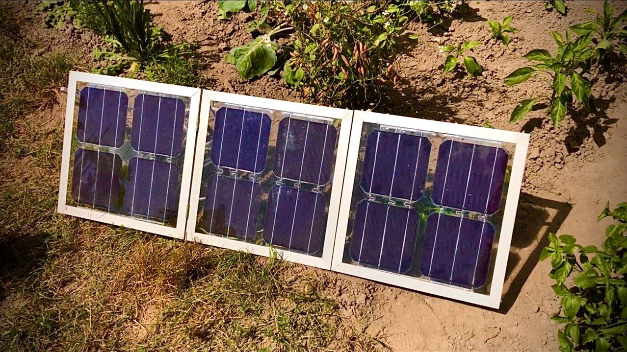 [Natalex] Мощная 5 вольтная солнечная панель. Оптимальная зарядка моих повербанков. Тест №7... смотреть онлайн