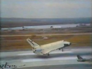 Космонавтика. Буран. Рулежные, пробеговые и летные испытания орбитального корабля МКС Буран