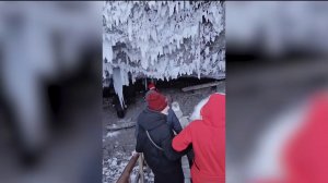 Залы Аскинской ледяной пещеры в Башкирии покрылись красивыми кристаллами льда