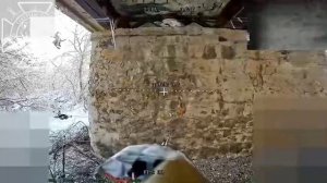 В районе Варваровки дроноводы Севера подорвали взрывчатку, заложенную ВСУ под мостом для отступления