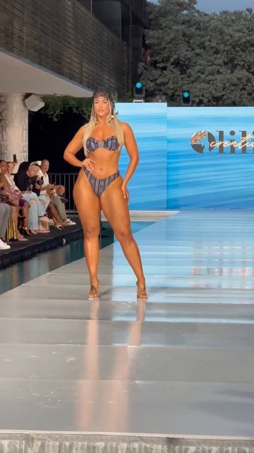 😍 Marissa DuBois 4K Slow Motion Walk ｜ Lili Creation ｜ Miami Swim Week смотреть онлайн