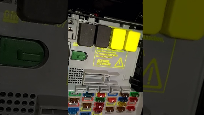 Не работает поворотник на Opel Astra G 2004 года. смотреть онлайн