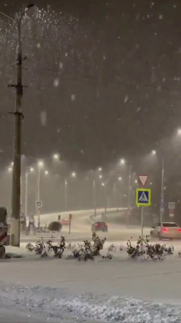 СНЕГ ИДЕТ В ГОРОДЕ НАШЕМ смотреть онлайн