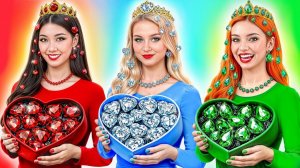 Девушка Изумруд, Рубин и Бриллиант Челлендж с Едой