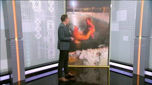 Папа-морж искупал грудного ребенка в проруби