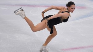 Алина Загитова как ведущая " Ледникового периода " в 2026 году не забывает и про спортзал.