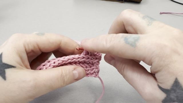 МК по узору паркет за заднюю полупетлю (резинка крючком) смотреть онлайн