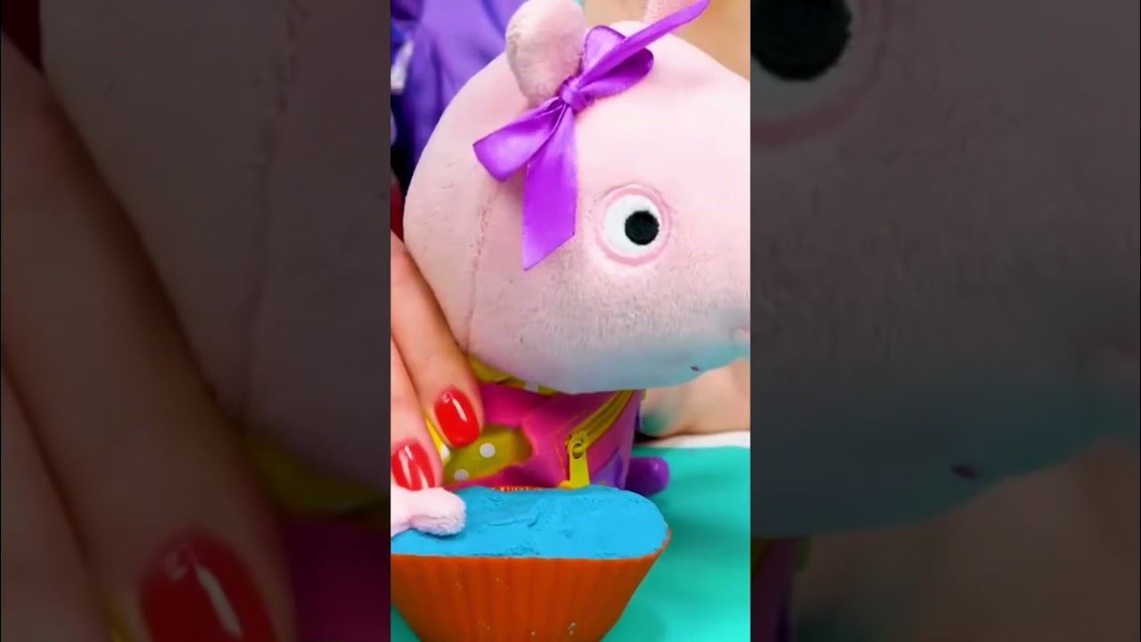 Свинка Пеппа печёт кексики! Получатся ли у неё?  #peppapig #длядетей #shorts смотреть онлайн