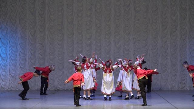 Концерт народного коллектива Ансамбль народного танца "Калинка" ДК "Октябрь" смотреть онлайн